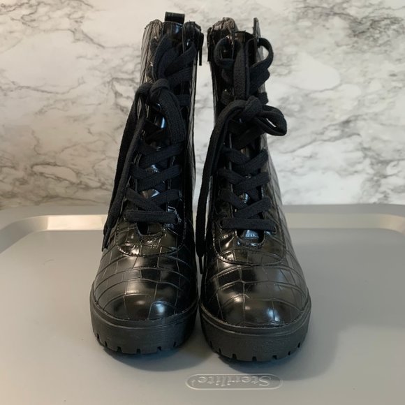 latch boot steve madden